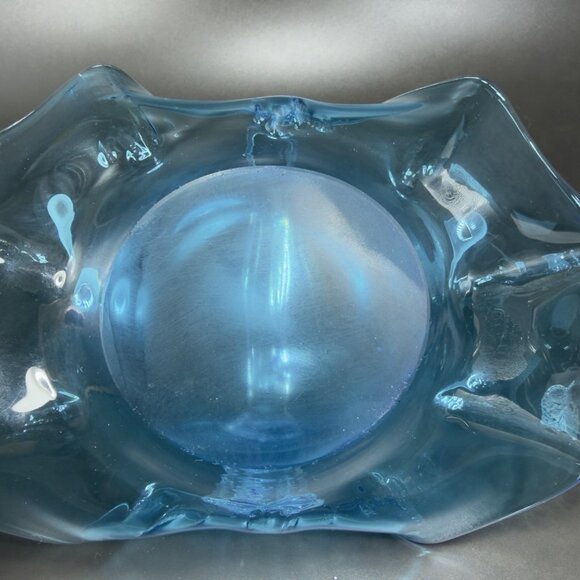 1980s Hand Blown Glass Blue Basket Dish Trinket Holder Clear Handle Folded Sides - Picture 8 of 12